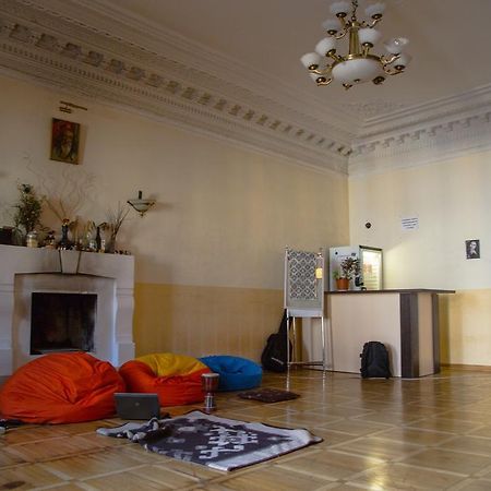 Roots Kiev Hostel Экстерьер фото